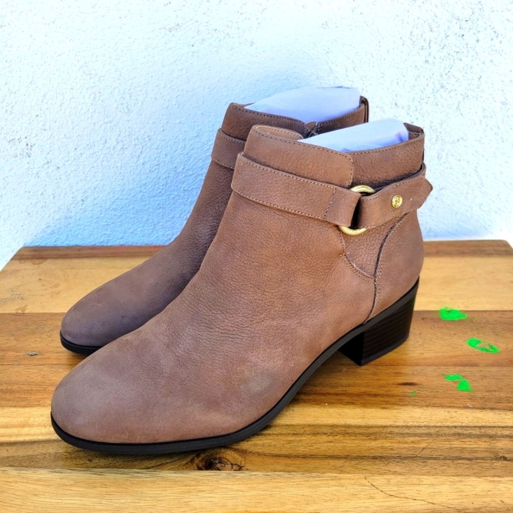 Elegant Brown Ankle Boots